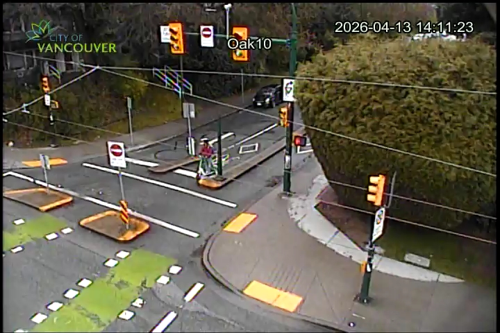 
Oak St & W. 10th Ave - West